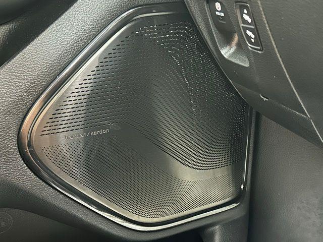 Photo of 2023 Diamond Black Crystal Pearlcoat RAM 1500