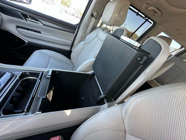 Photo of 2024 Bright White Jeep Wagoneer L