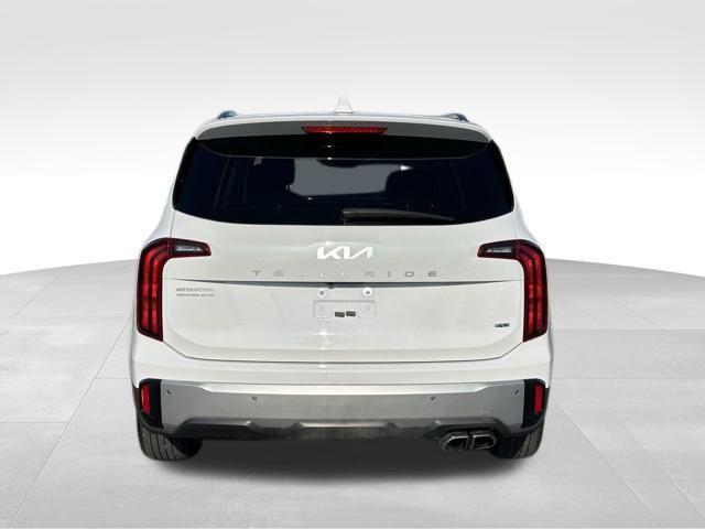 Photo of 2023 Glacial White Pearl Kia Telluride