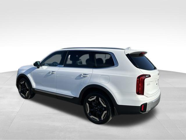 Photo of 2023 Glacial White Pearl Kia Telluride