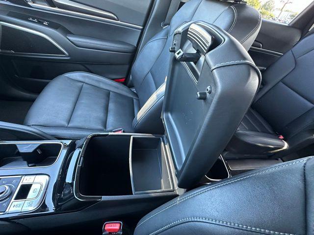 Photo of 2023 Glacial White Pearl Kia Telluride