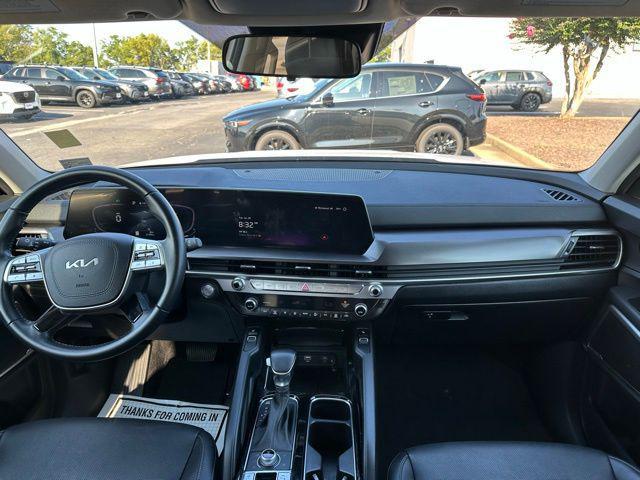 Photo of 2023 Glacial White Pearl Kia Telluride