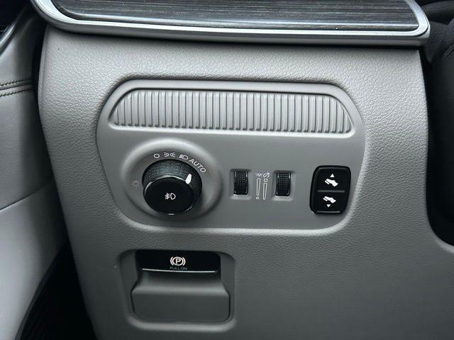 Photo of 2024 Velvet Red Pearlcoat Jeep Wagoneer