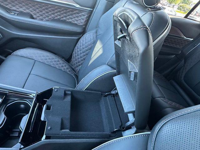 Photo of 2025 Bright White Clearcoat Jeep Grand Cherokee