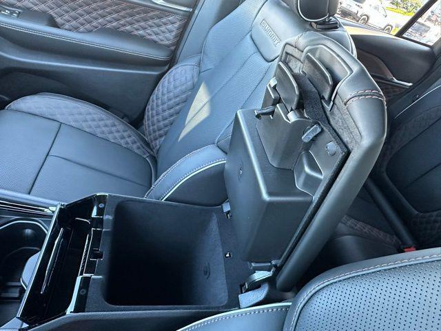 Photo of 2025 Bright White Clearcoat Jeep Grand Cherokee