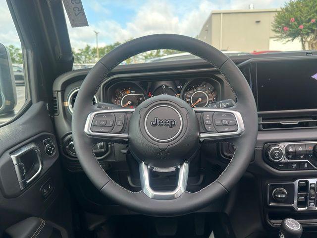 Photo of 2025 Black Clearcoat Jeep Wrangler