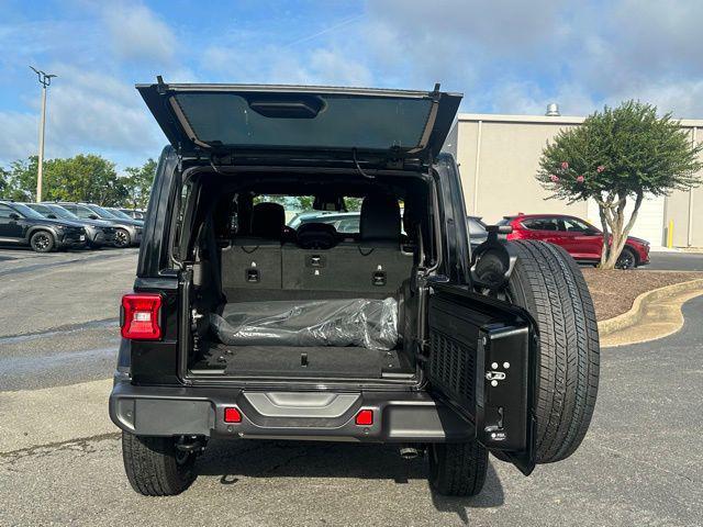 Photo of 2025 Black Clearcoat Jeep Wrangler