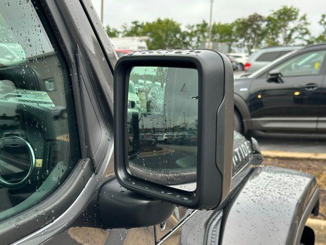 Photo of 2025 Granite Jeep Gladiator
