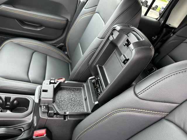 Photo of 2025 Granite Jeep Gladiator