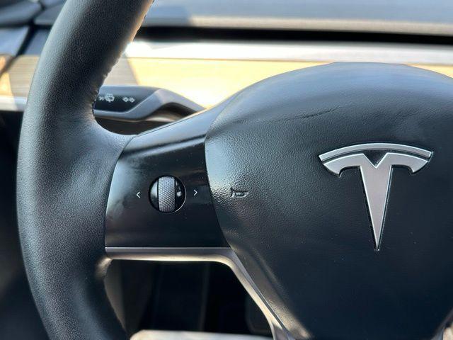 Photo of 2023 Gray Tesla Model Y