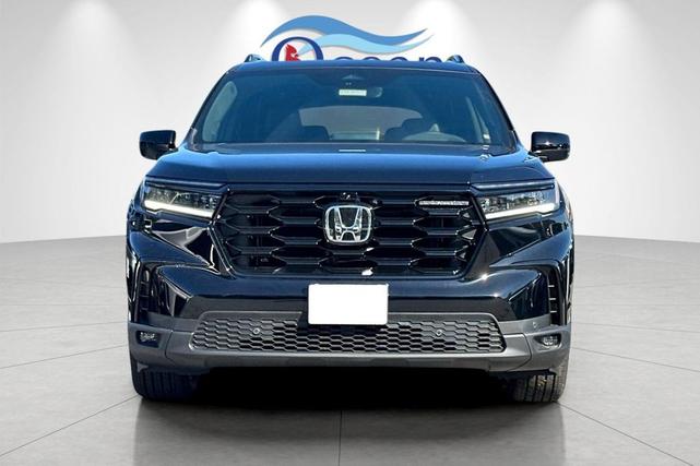 Photo of 2025 Crystal Black Pearl Honda Pilot