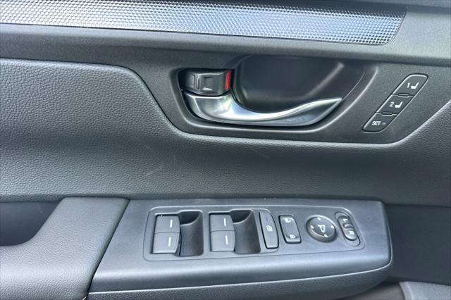 Photo of 2026 Silver Metallic Honda CR-V Hybrid