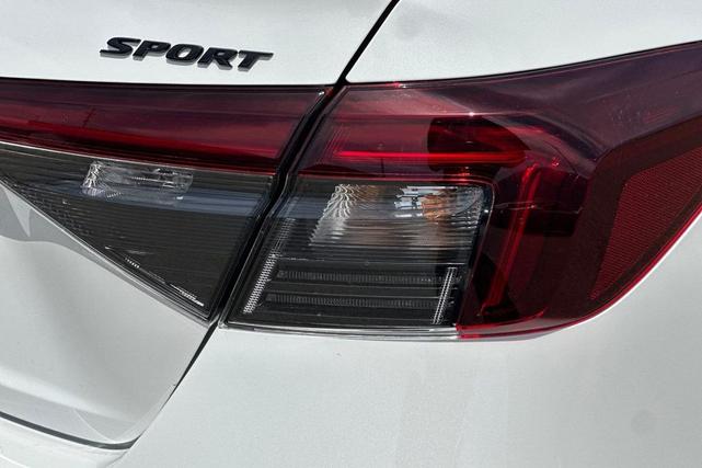 Photo of 2026 Platinum Honda Civic