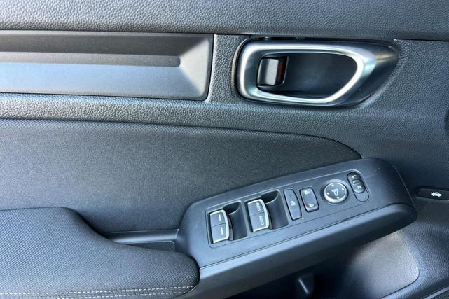 Photo of 2026 Platinum Honda Civic