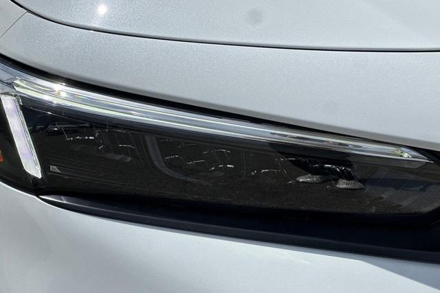 Photo of 2026 Platinum Honda Civic