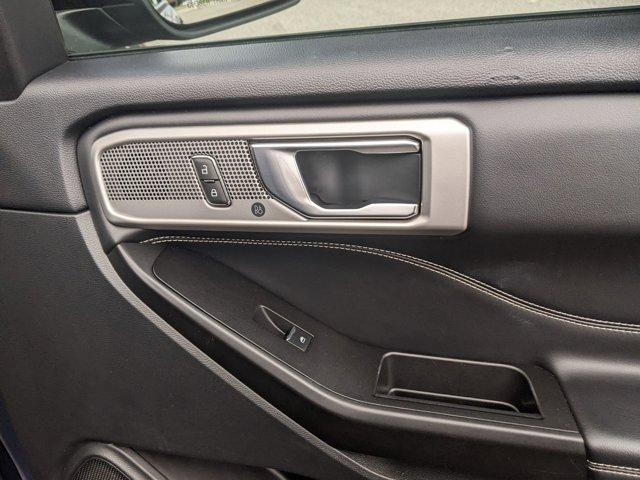 Photo of 2020 Blue Metallic Ford Explorer