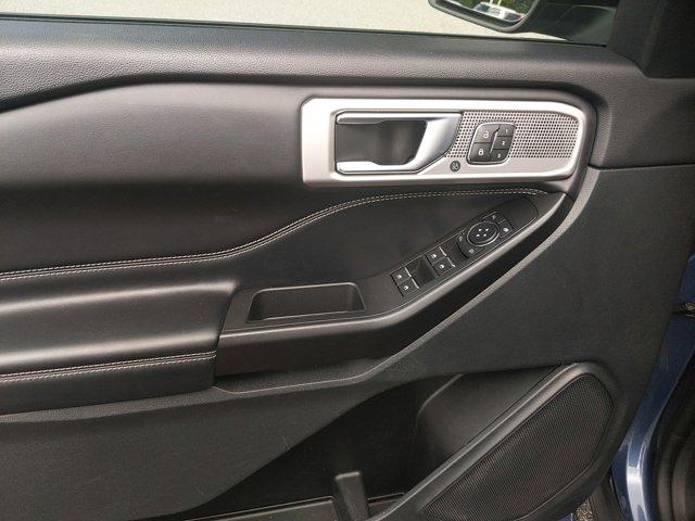 Photo of 2020 Blue Metallic Ford Explorer