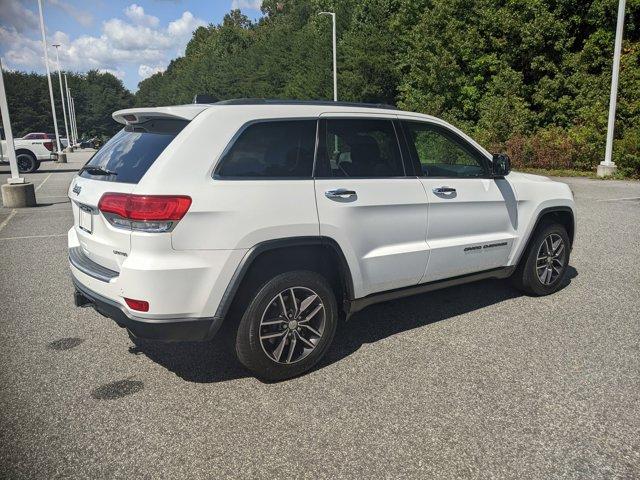 Photo of 2018 Bright White Clearcoat Jeep Grand Cherokee