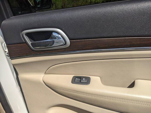 Photo of 2018 Bright White Clearcoat Jeep Grand Cherokee