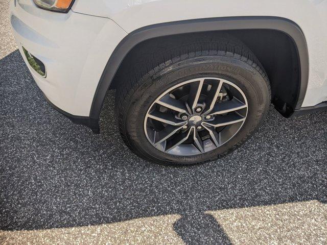 Photo of 2018 Bright White Clearcoat Jeep Grand Cherokee