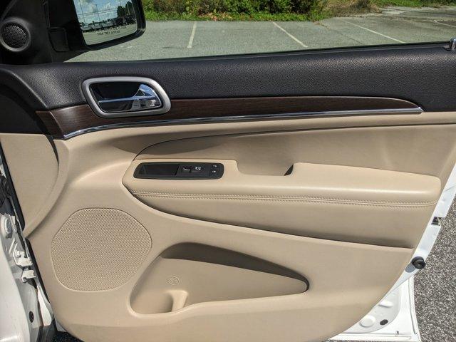 Photo of 2018 Bright White Clearcoat Jeep Grand Cherokee