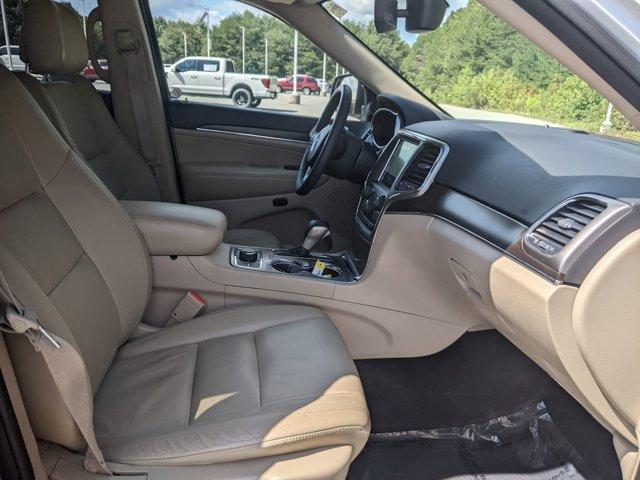 Photo of 2018 Bright White Clearcoat Jeep Grand Cherokee