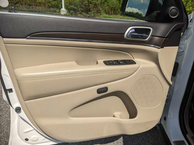 Photo of 2018 Bright White Clearcoat Jeep Grand Cherokee