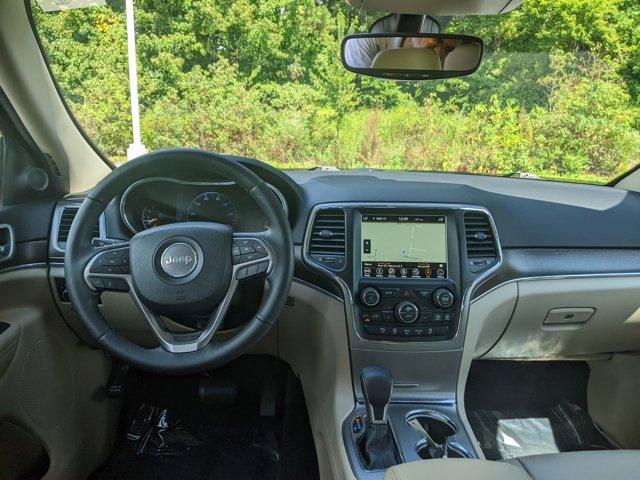 Photo of 2018 Bright White Clearcoat Jeep Grand Cherokee