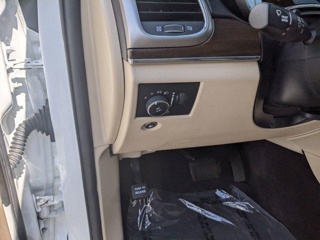 Photo of 2018 Bright White Clearcoat Jeep Grand Cherokee