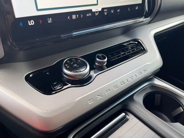 Photo of 2025 Agate Black Metallic Ford Expedition