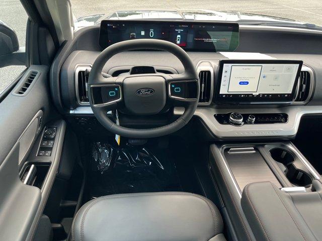 Photo of 2025 Agate Black Metallic Ford Expedition