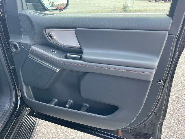 Photo of 2025 Agate Black Metallic Ford Expedition