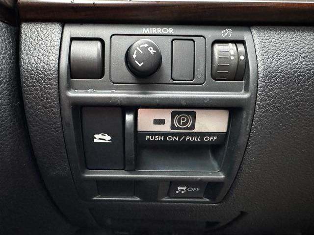 Photo of 2014 Carbide Gray Metallic Subaru Outback