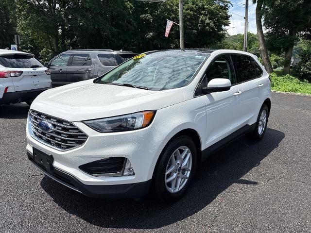 Photo of 2022 STAR WHITE Ford Edge