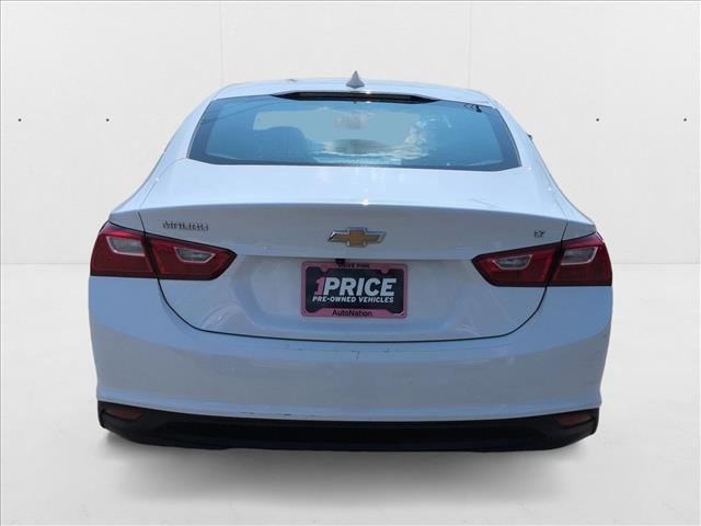 Photo of 2023 Summit White Chevrolet Malibu