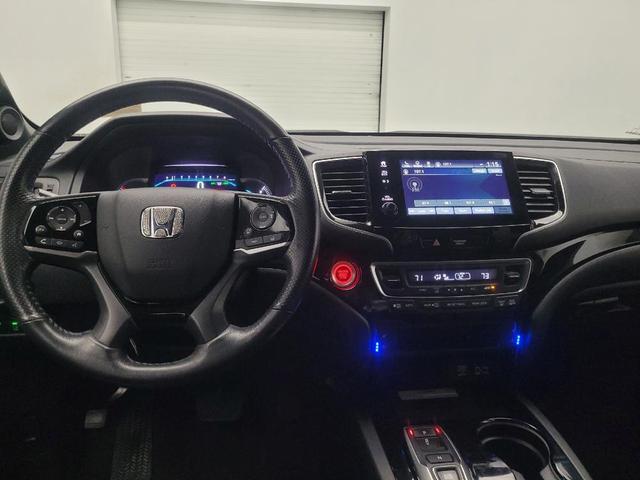 Photo of 2020 Black Forest Pearl Honda Passport