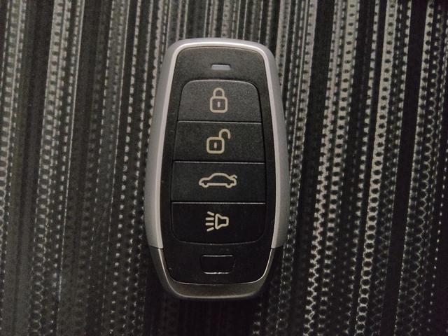 Photo of 2020 Black Forest Pearl Honda Passport