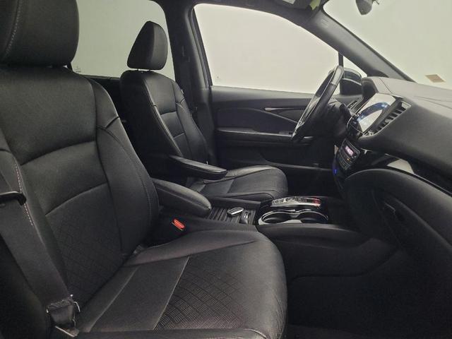 Photo of 2020 Black Forest Pearl Honda Passport