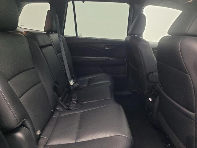 Photo of 2020 Black Forest Pearl Honda Passport