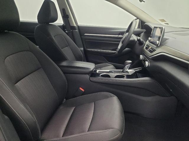 Photo of 2023 Red Nissan Altima