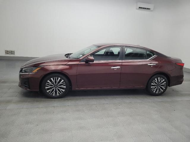 Photo of 2023 Red Nissan Altima