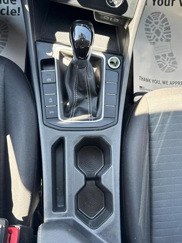 Photo of 2024 Platinum Gray Metallic Volkswagen Jetta