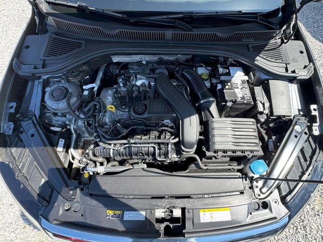 Photo of 2024 Platinum Gray Metallic Volkswagen Jetta