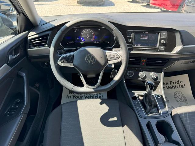 Photo of 2024 Platinum Gray Metallic Volkswagen Jetta