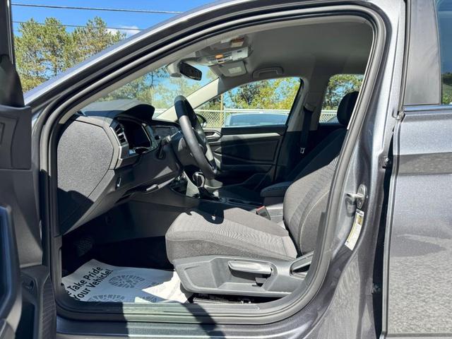 Photo of 2024 Platinum Gray Metallic Volkswagen Jetta