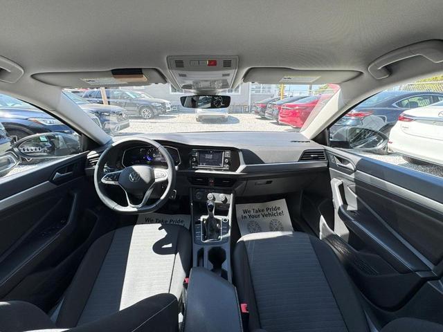 Photo of 2024 Platinum Gray Metallic Volkswagen Jetta
