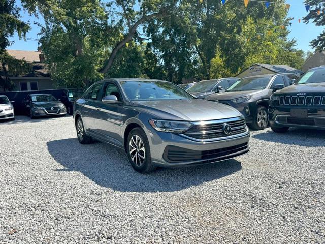 Photo of 2024 Platinum Gray Metallic Volkswagen Jetta