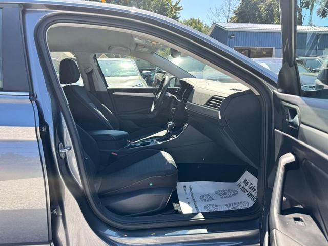 Photo of 2024 Platinum Gray Metallic Volkswagen Jetta