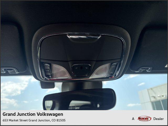 Photo of 2021 Granite Crystal Metallic Clearcoat Jeep Cherokee