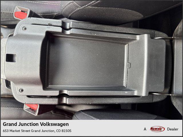 Photo of 2021 Granite Crystal Metallic Clearcoat Jeep Cherokee